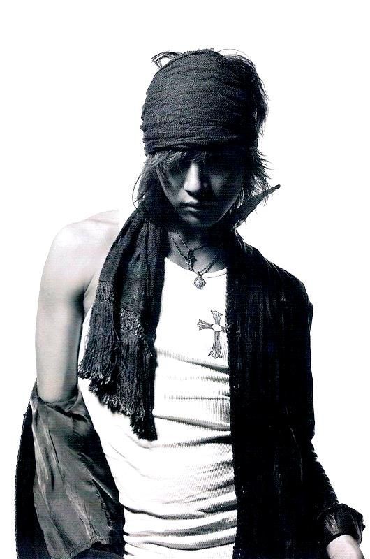 Toshiya_Dir_en_grey__22082009124718.jpg